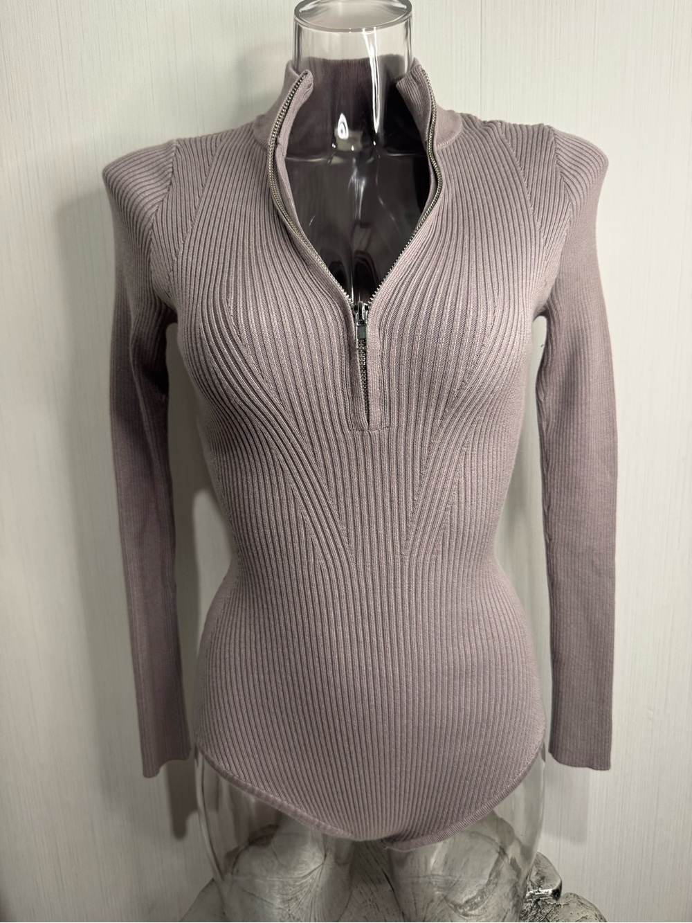 NWT Abercrombie Sweater Knit Bodysuit with Zipper. Small. Grey.